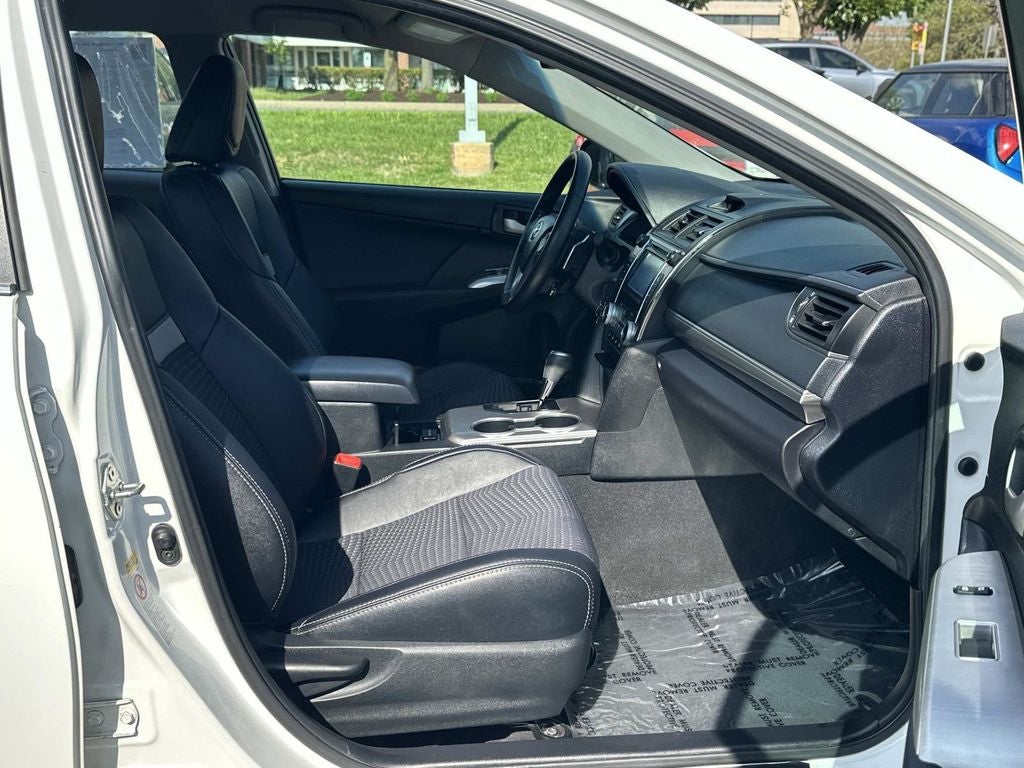 2013 Toyota Camry SE Sedan