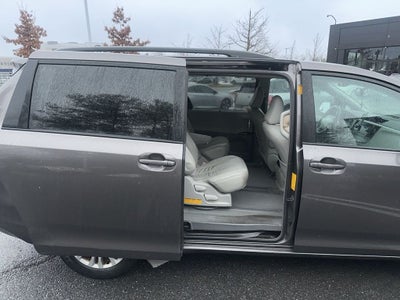 2013 Toyota Sienna XLE Mobility Auto Access