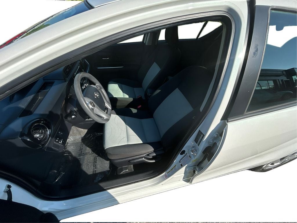 2016 Toyota Prius c Two