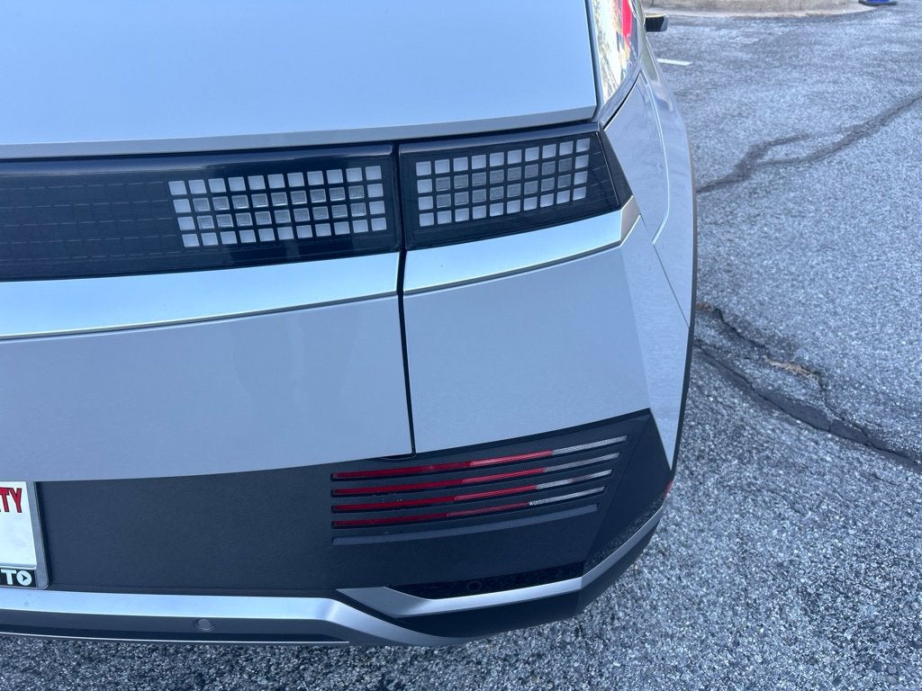 2024 Hyundai IONIQ 5 SE Standard Range
