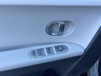 2024 Hyundai IONIQ 5 SE Standard Range