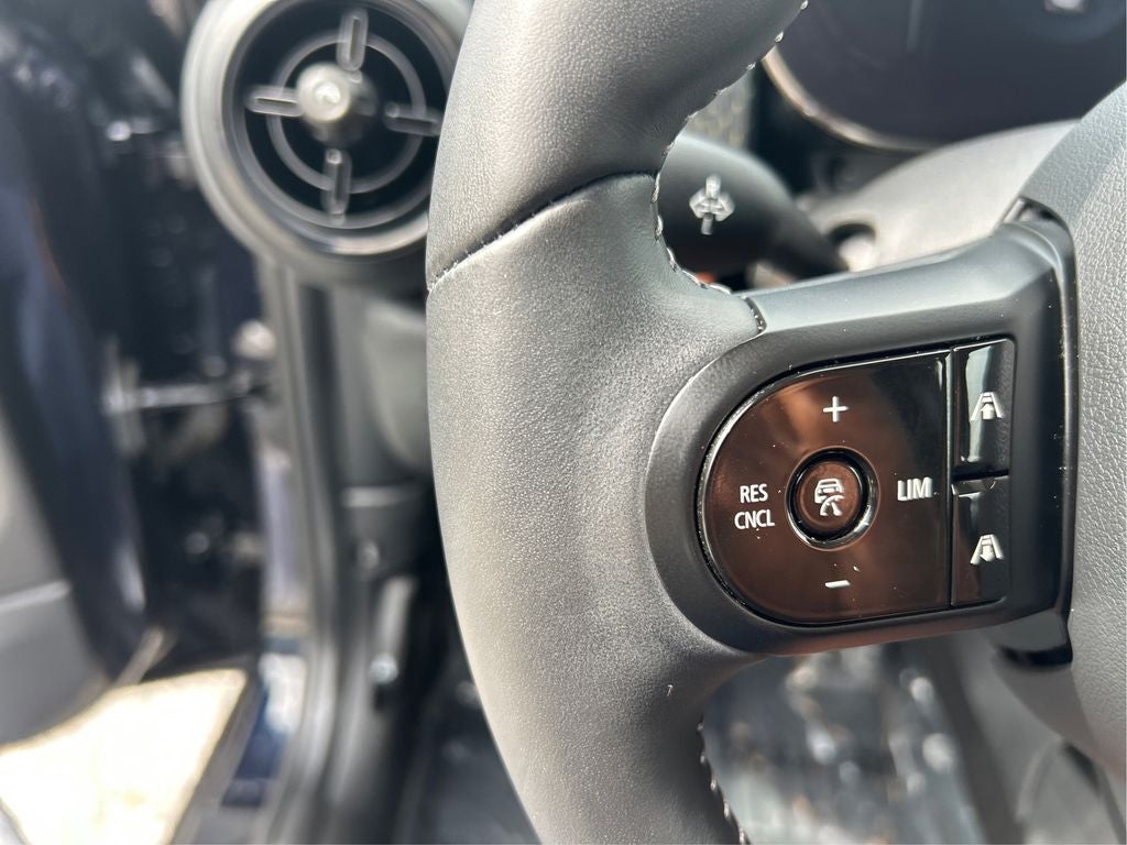 2024 MINI Cooper SE Electric Iconic