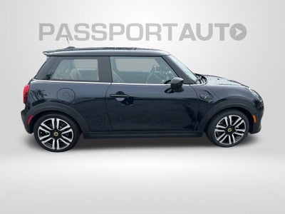 2024 MINI Cooper SE Electric Iconic