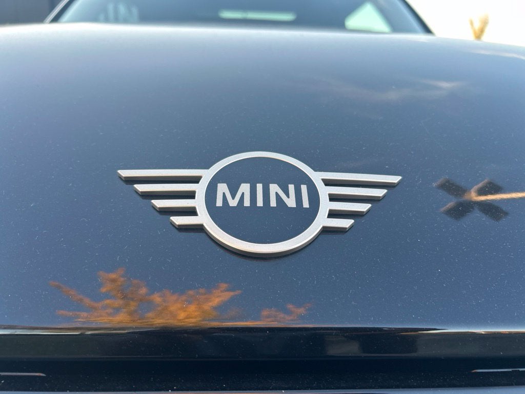 2025 MINI Cooper Signature Plus Hardtop 2 Door