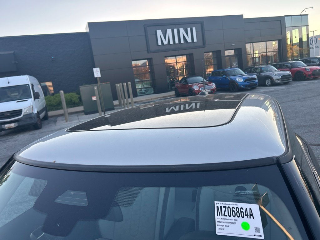 2025 MINI Cooper Signature Plus Hardtop 2 Door