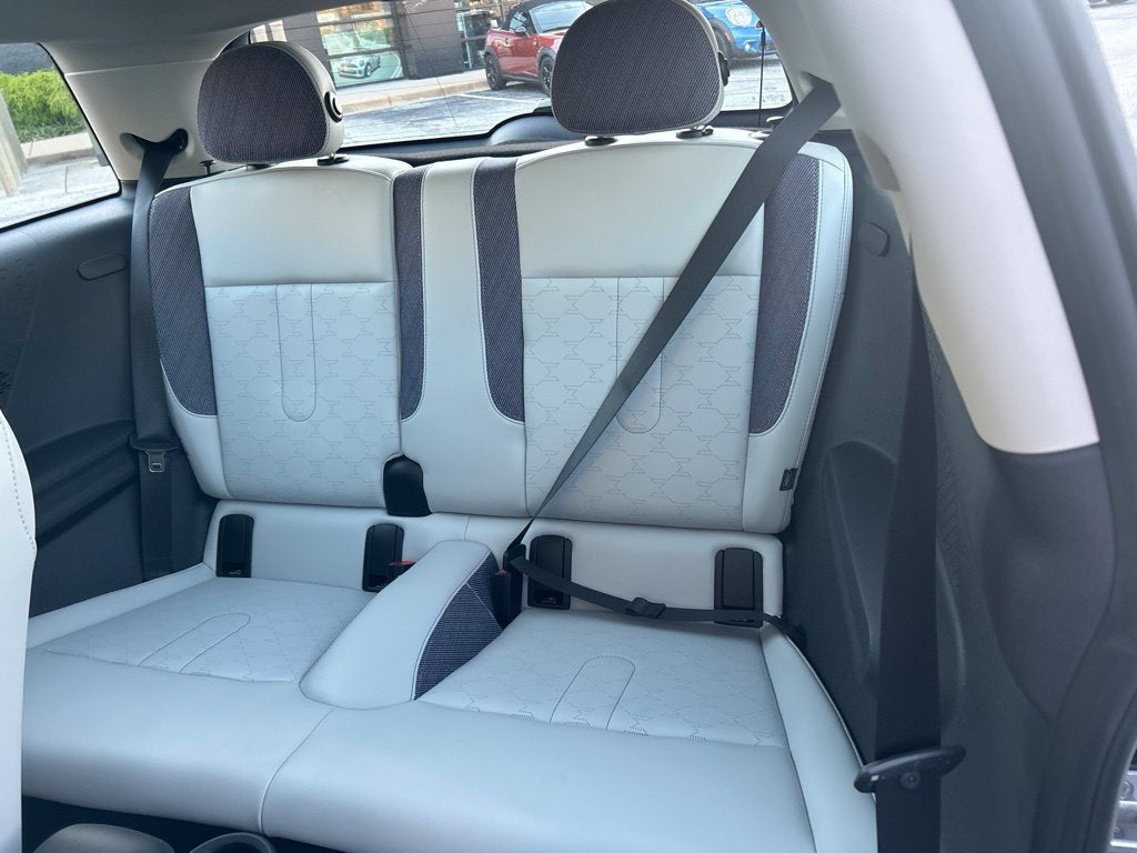 2025 MINI Cooper Signature Plus Hardtop 2 Door