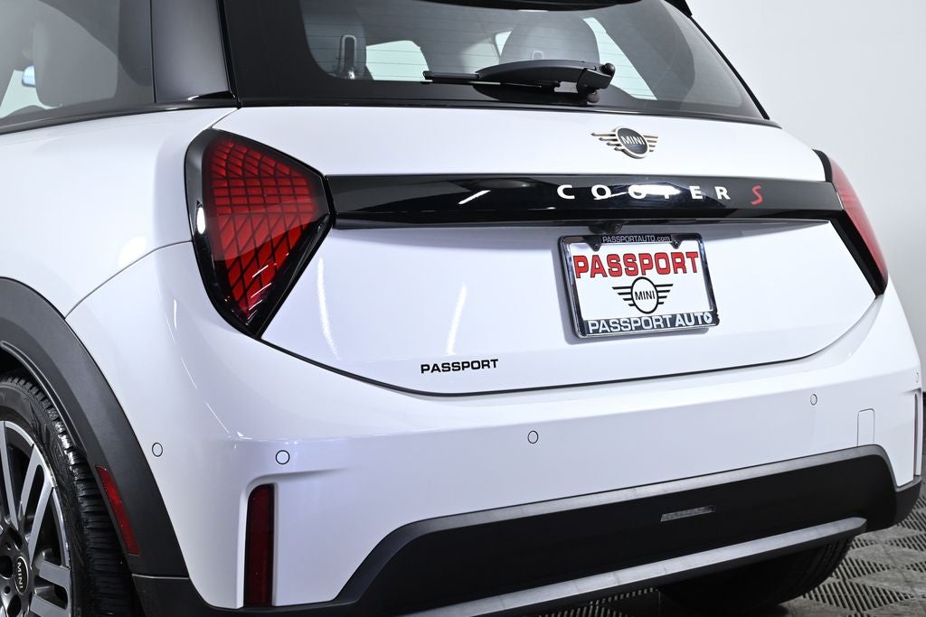 2025 MINI 2 Door Cooper Iconic