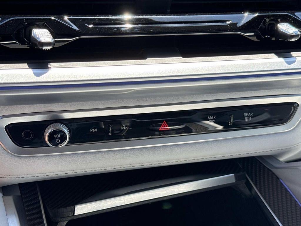 2023 BMW XM Base
