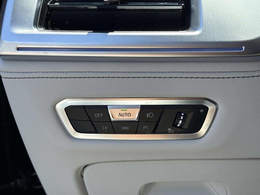 2023 BMW XM Base