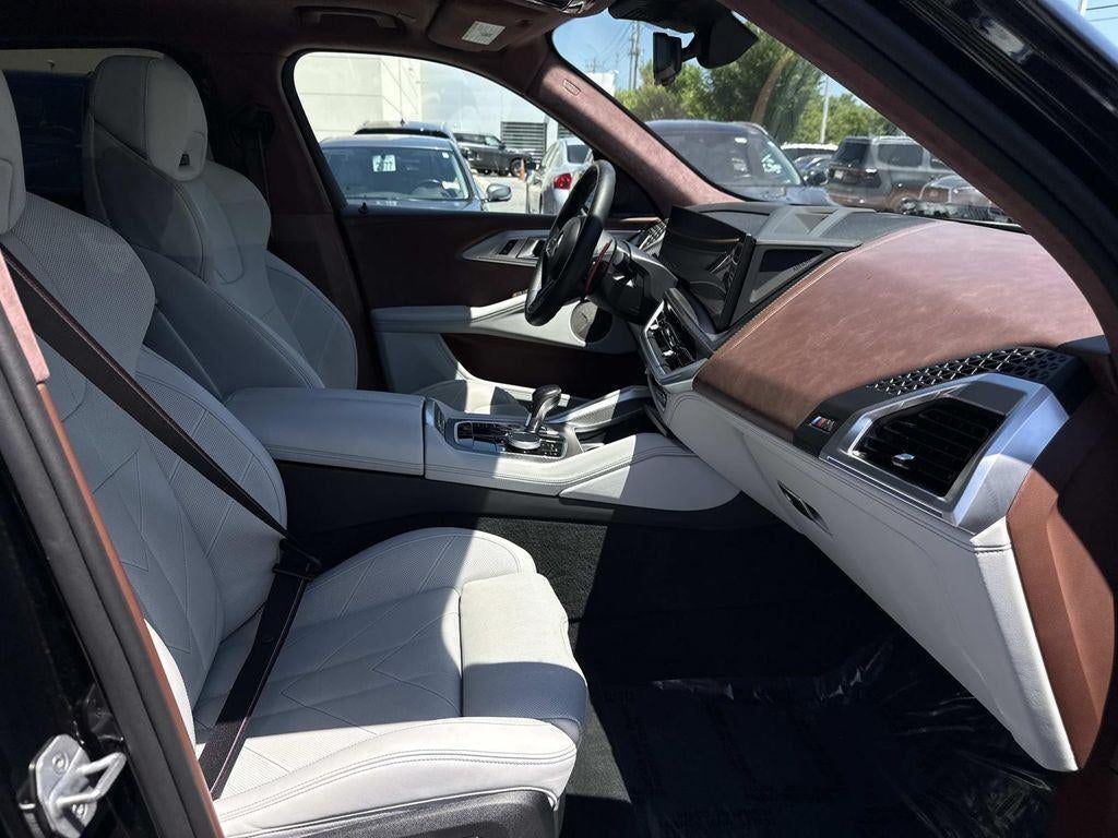 2023 BMW XM Base
