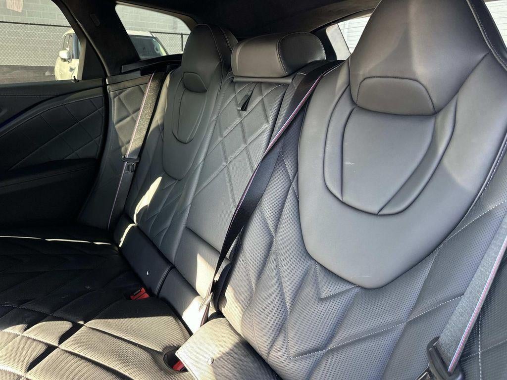 2025 BMW XM Base