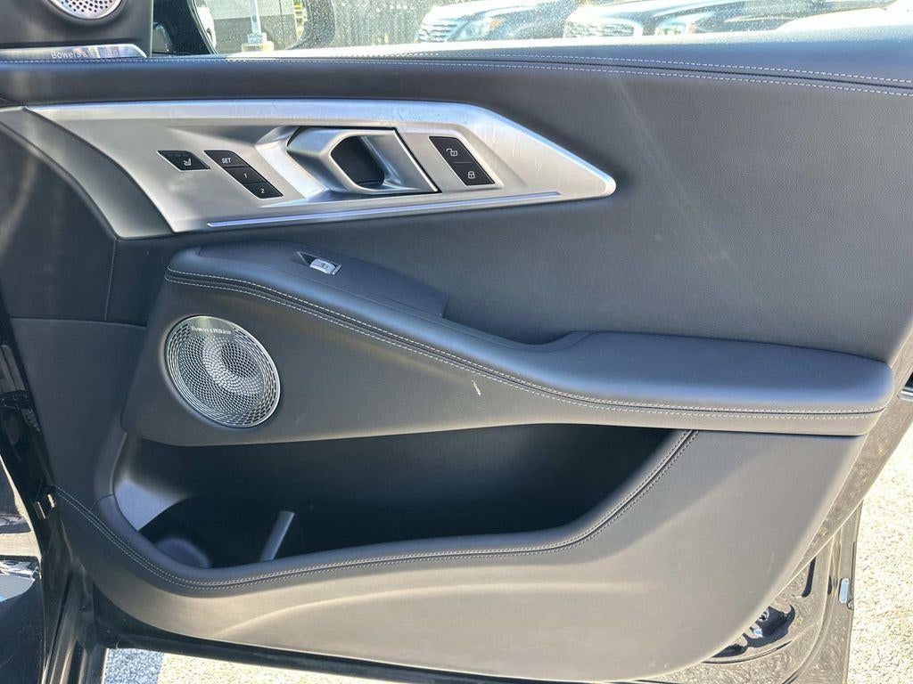 2025 BMW XM Base