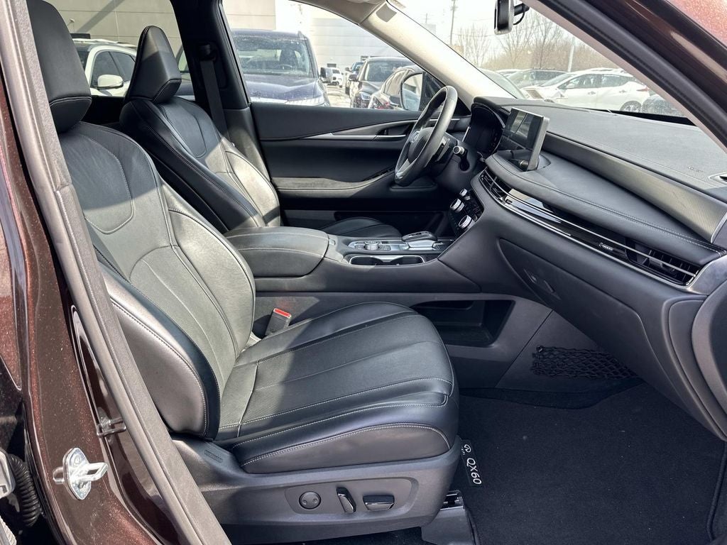 2022 INFINITI QX60 LUXE