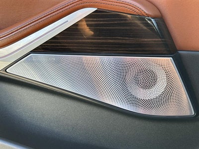 2023 BMW X7 M60i