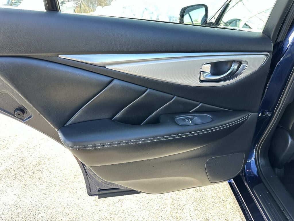 2023 INFINITI Q50 LUXE