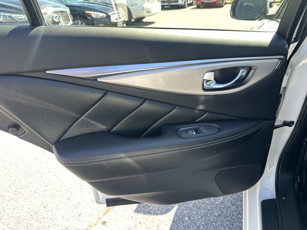 2023 INFINITI Q50 LUXE