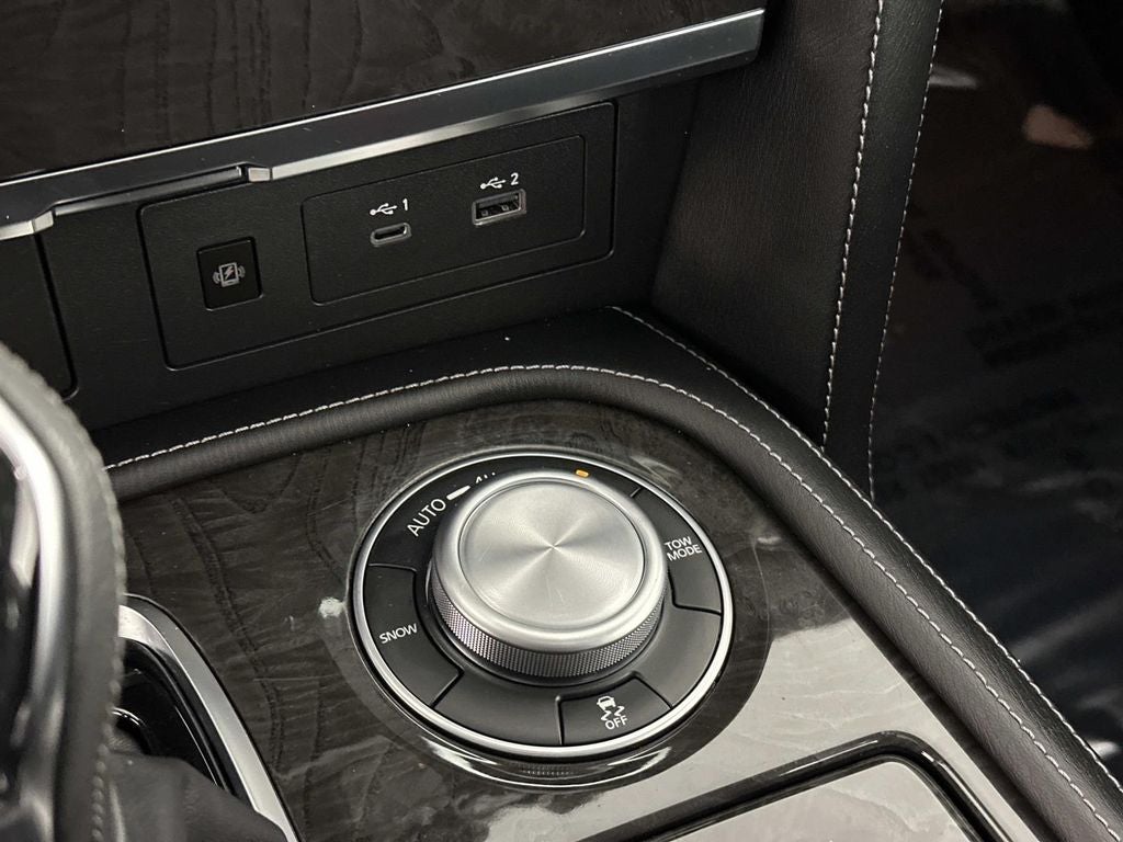 2024 INFINITI QX80 LUXE