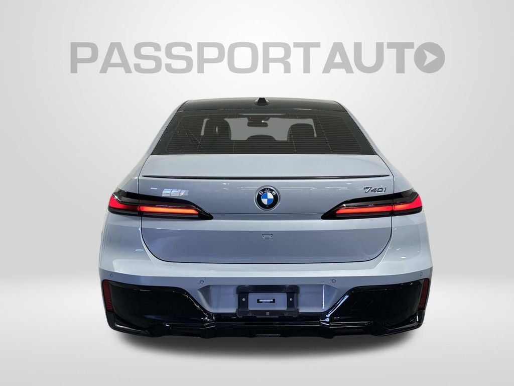 2023 BMW 7 Series 740i