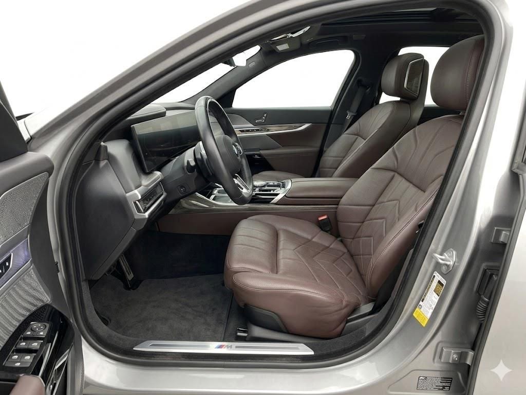 2023 BMW 7 Series 740i