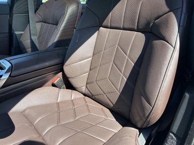 2023 BMW 7 Series 740i