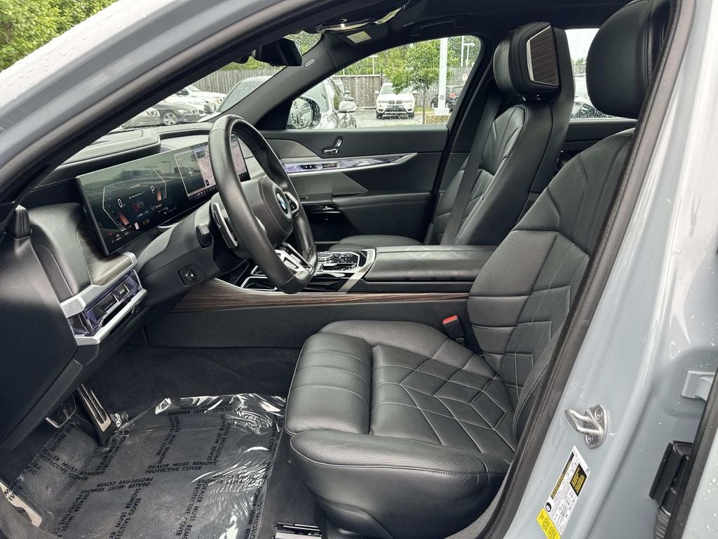 2023 BMW 7 Series 740i