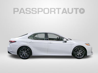 2023 Toyota Camry Hybrid XLE