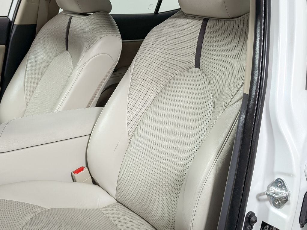 2023 Toyota Camry Hybrid XLE