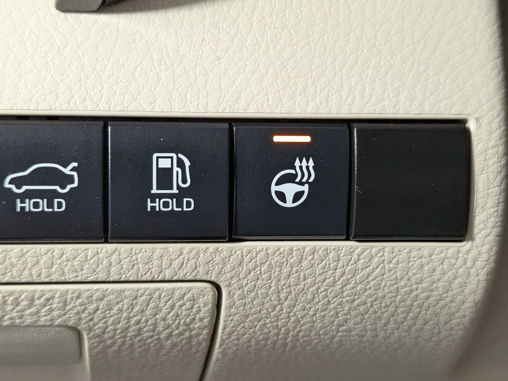 2023 Toyota Camry Hybrid XLE
