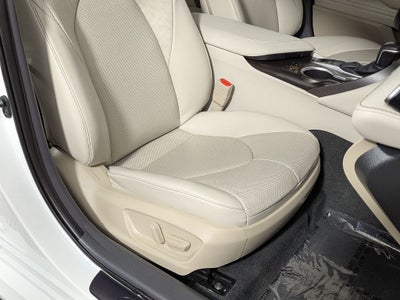 2023 Toyota Camry Hybrid XLE