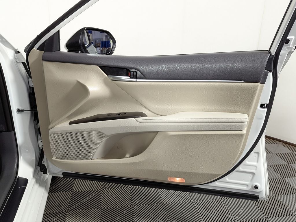 2023 Toyota Camry Hybrid XLE