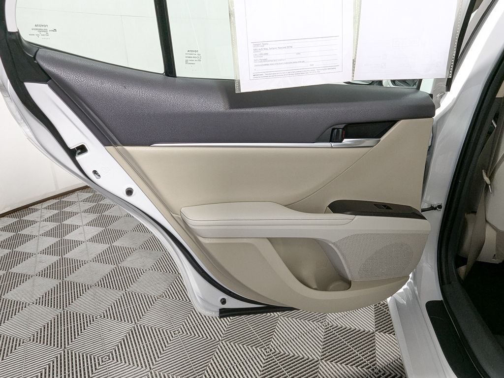 2023 Toyota Camry Hybrid XLE
