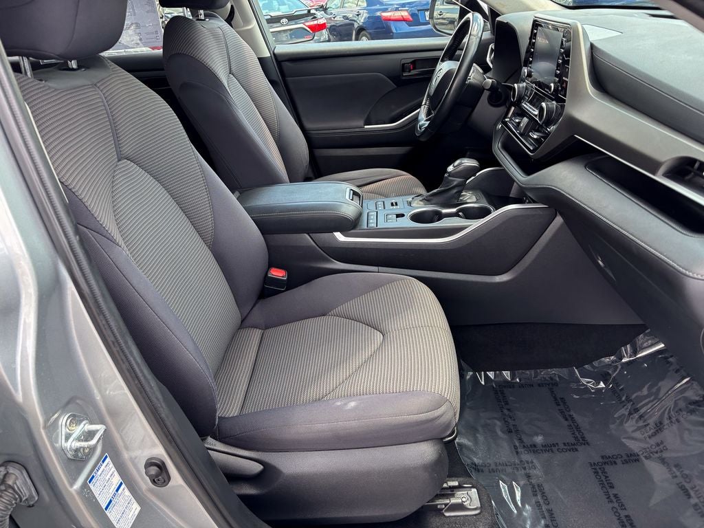 2021 Toyota Highlander LE