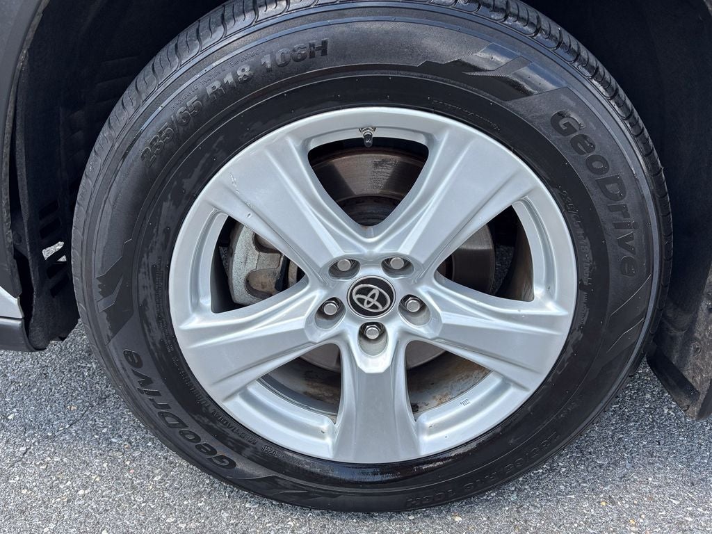 2021 Toyota Highlander LE