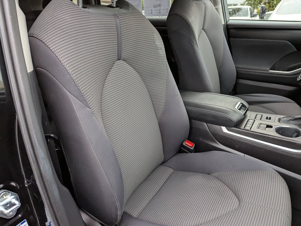 2021 Toyota Highlander LE