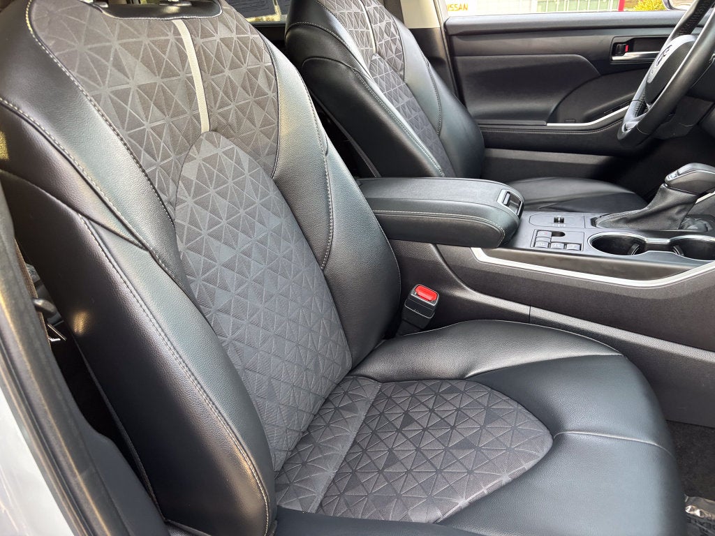 2024 Toyota Highlander Hybrid XLE
