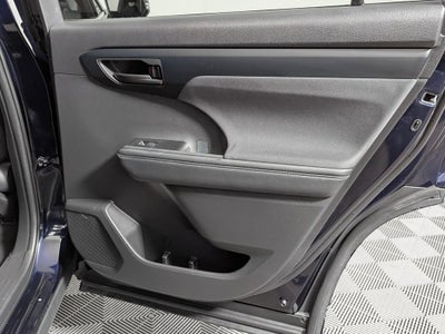 2025 Toyota Highlander LE