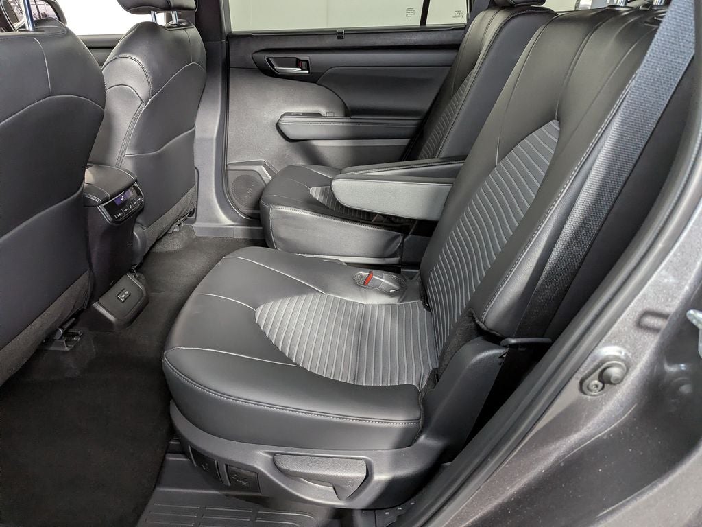 2025 Toyota Highlander XSE