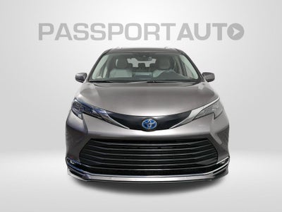 2024 Toyota Sienna XLE 8 Passenger