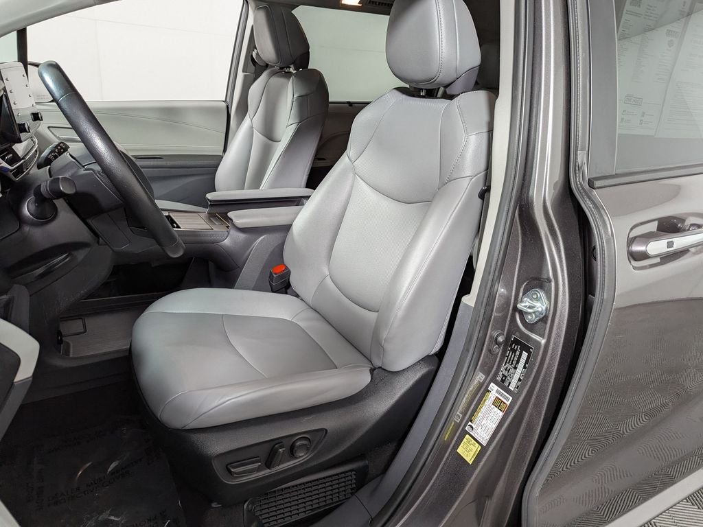 2024 Toyota Sienna XLE 8 Passenger
