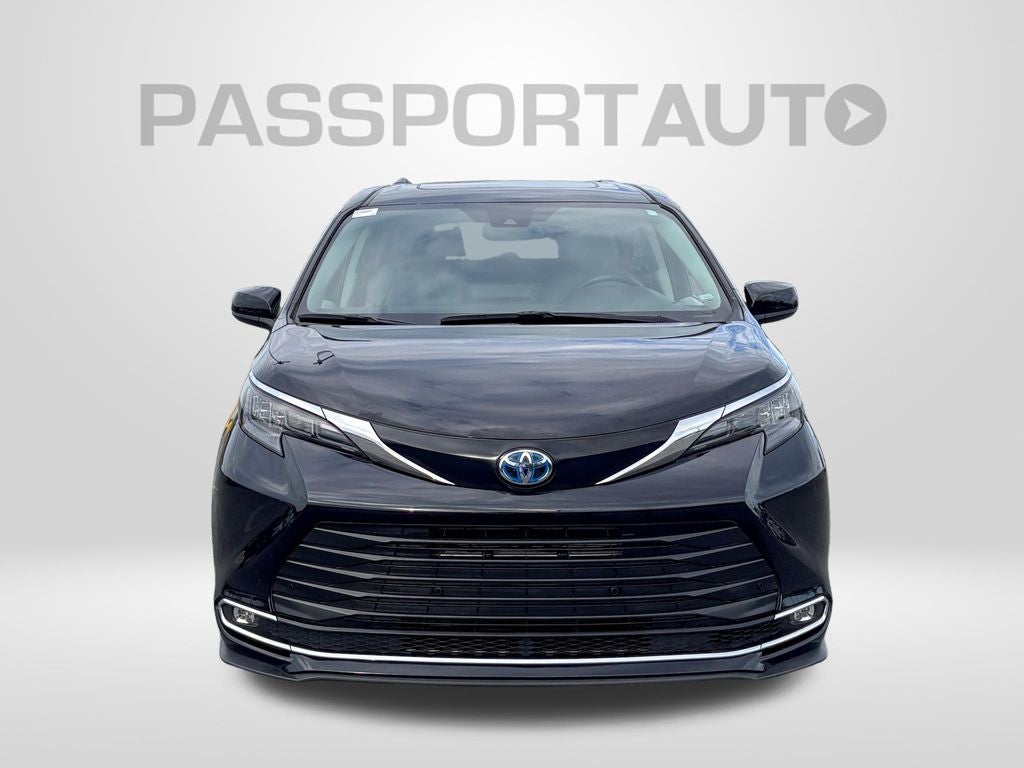 2024 Toyota Sienna XLE 8 Passenger