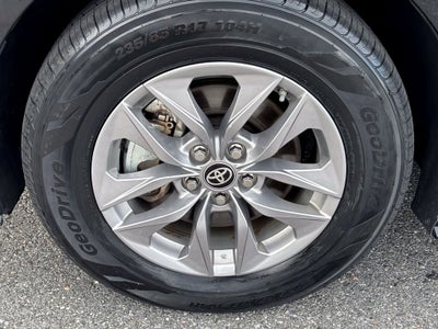2024 Toyota Sienna XLE 8 Passenger