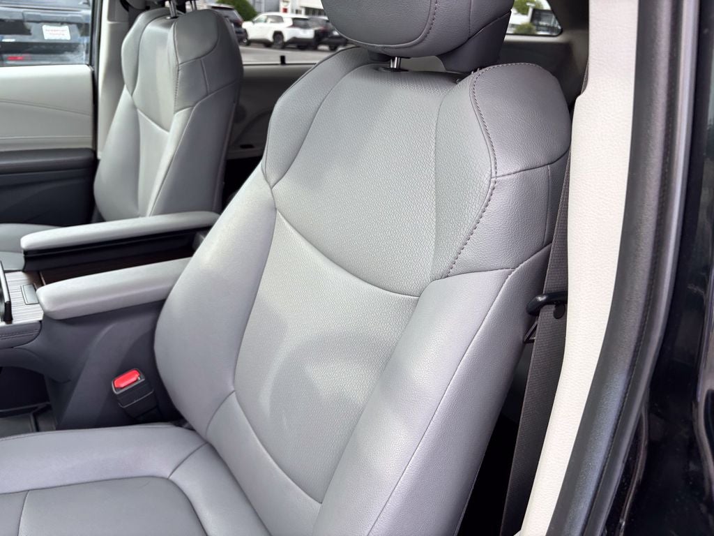 2024 Toyota Sienna XLE 8 Passenger