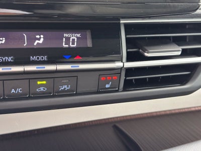 2024 Toyota Sienna XLE 8 Passenger