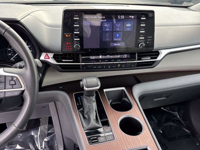 2024 Toyota Sienna XLE 8 Passenger