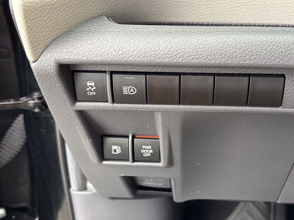 2024 Toyota Sienna XLE 8 Passenger