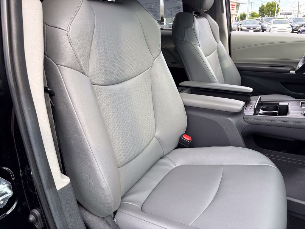 2024 Toyota Sienna XLE 8 Passenger