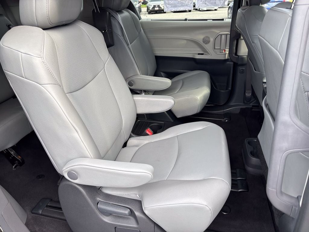 2024 Toyota Sienna XLE 8 Passenger
