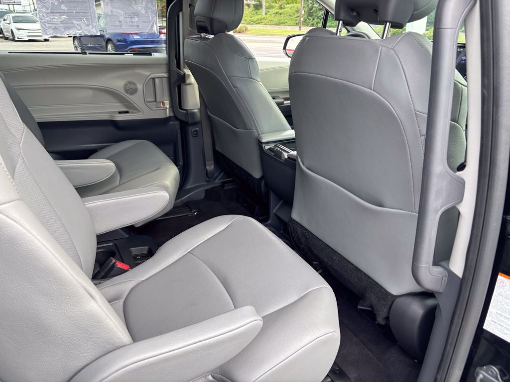 2024 Toyota Sienna XLE 8 Passenger