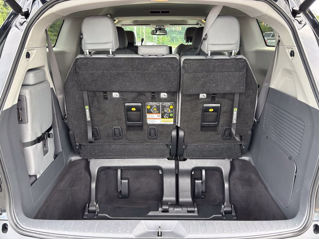 2024 Toyota Sienna XLE 8 Passenger