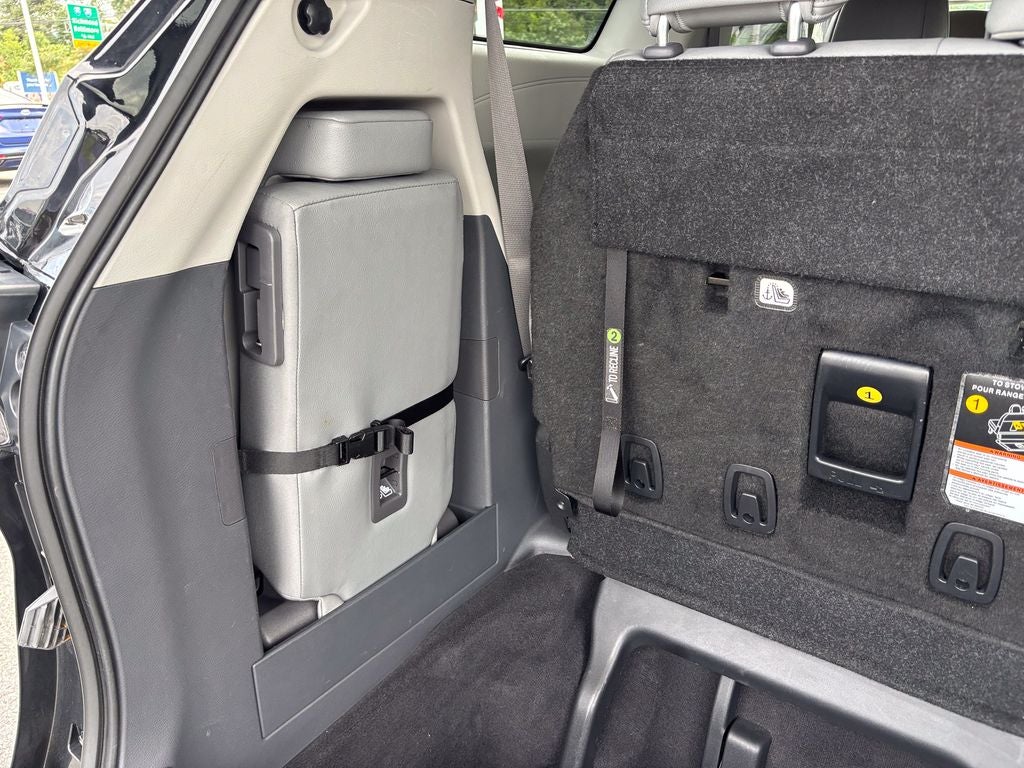 2024 Toyota Sienna XLE 8 Passenger